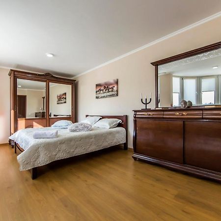 Super Comfort Flat For You Near The Metro. Kyiv Exterior foto